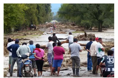 Miles de tucumanos bajo el agua