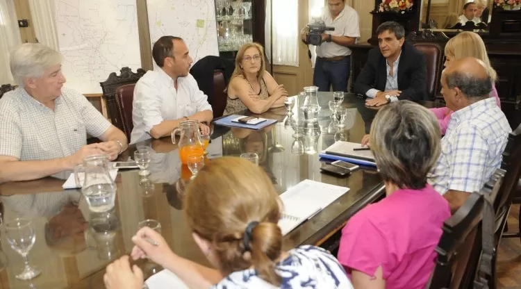 CUADRO DE SITUACIÓN. Yedlin encabezó la reunión del grupo de trabajo que monitorea la situación hídrica. comunicaciontucuman.gob.ar