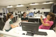 Lucía, la abanderada ciega, pide docentes más capacitados