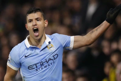 Agüero le dio la victoria al Manchester City sobre el final
