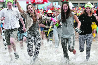 El chapuzón de Año Nuevo fue helado
