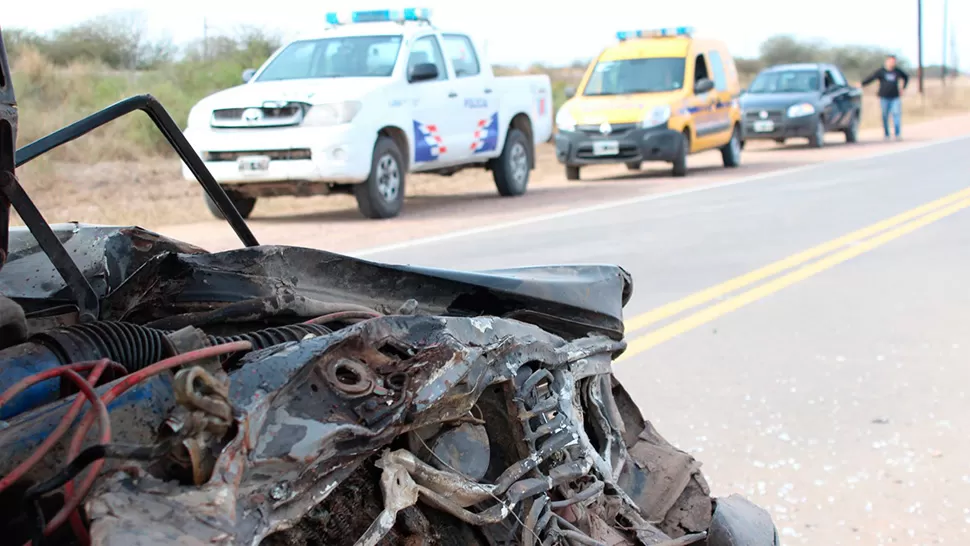 RUTAS MORTALES. Santiago del Estero se conmovió con otro terrible accidente, el segundo del año, con un saldo de 11 muertos.
FOTO TOMADA DE WWW.NUEVODIARIOWEB.COM.ARodiarioweb.com.ar/