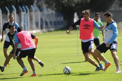 Sbuttoni valoró que se mantenga la base en Atlético