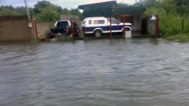 ESTUVO CERCA. El arroyo El Tejar, que fue canalizado después de las inundaciones de 2001, no llegó a desbordar. 