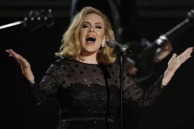 Adele arrasó con la venta de discos