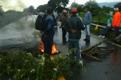Cortan la ruta 38 porque quieren ser contratados en una comuna