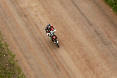 Dakar: otro podio para Benavides en motos y victoria de Marcos Patronelli en cuatri