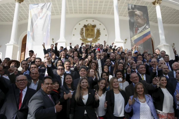 Venezuela: la oposición domina el Parlamento tras 16 años