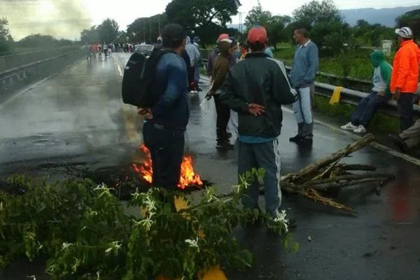 Cortan la ruta 38 porque quieren ser contratados en una comuna
