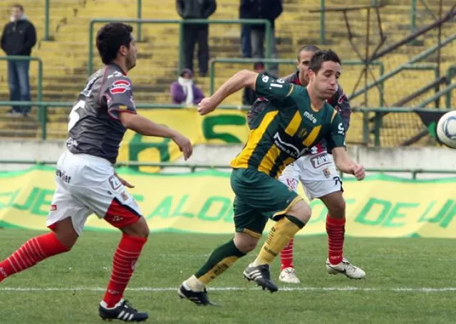 PERSONALIDAD. Sebastián Pena describió al volante Agustín Rodrigo Briones como un jugador táctico y ordenado. futbolizados.com