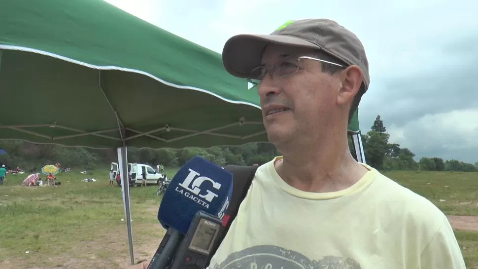 FANÁTICO. Como en cada edición, Martínez viajó desde Chaco siguiendo al Dakar. CAPTURA DE VIDEO