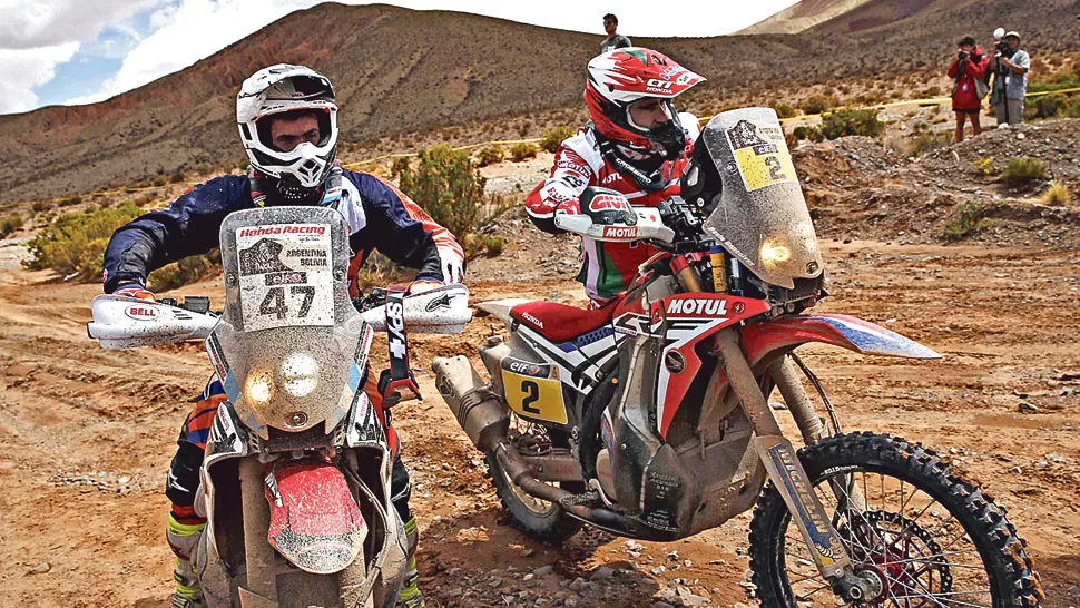 LÍDERES. Kevin Benavides y Paulo Goncalves, compañeros de equipo.
