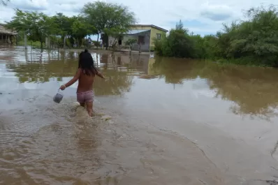 Drama en el sur: aislados, sin luz y con agua adentro de las casas