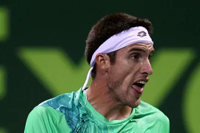 Mayer dio batalla, pero cayó ante Djokovic en Doha