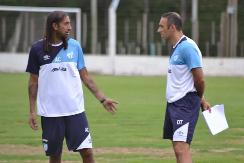 PRESENTE. Azconzábal (derecha) estuvo en la presentación del torneo a beneficio, foto de juan petruccelli ( especial para la gaceta)