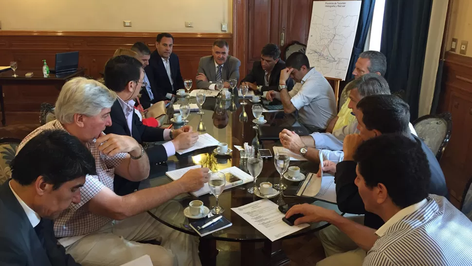 COMITÉ DE EMERGENCIA. El vicegobernador Osvaldo Jaldo preside la reunión. FOTO ENVIADA POR LA SECRETARÍA DE COMUNICACIÓN DE LA PROVINCIA