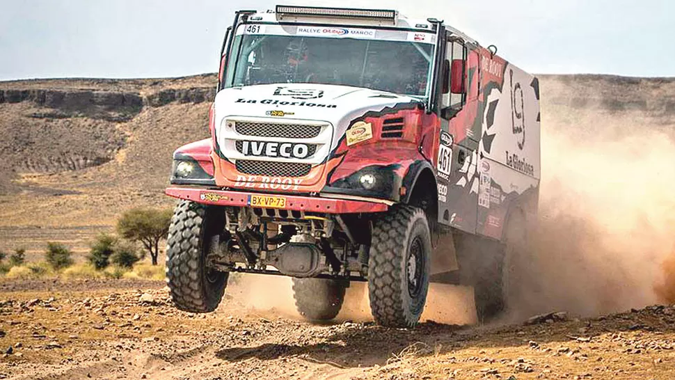 TODO TERRENO. La Gloriosa, nombre con el que Villagra se refiere a su Iveco, ha respondido bien tanto a los suelos blandos y húmedos de Argentina como a en los caminos polvorientos y rocosos de Bolivia. Su próximo objetivo es ganar una etapa. PRENSA FEDERICO VILLAGRA
