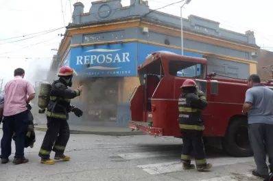 Una colchonería ardió en Concepción