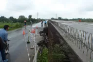 Una grieta en el puente del río Medina alertó a Aguilares