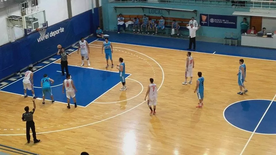 SUSPENSO HASTA EL FINAL. Tucumán BB ganó con cierta angustia y el lunes recibirá a Tiro y Deportes, que hoy enfrenta a Mitre.
FOTO TOMADA DE PRENSA TUCUMÁN BB 