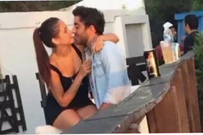 Se filtran fotos de Barbie Vélez con el cantante de Agapornis