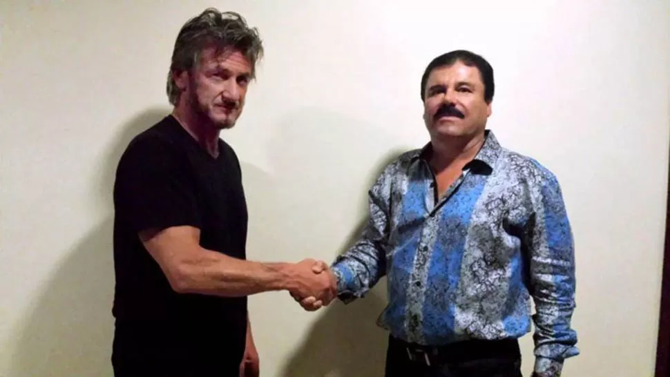 SALUDO. La foto tomada el 2 de octubre de 2015, Sean Penn y El Chapo Guzmán juntos. FOTO TOMADA DE ROLLINGSTONES.COM