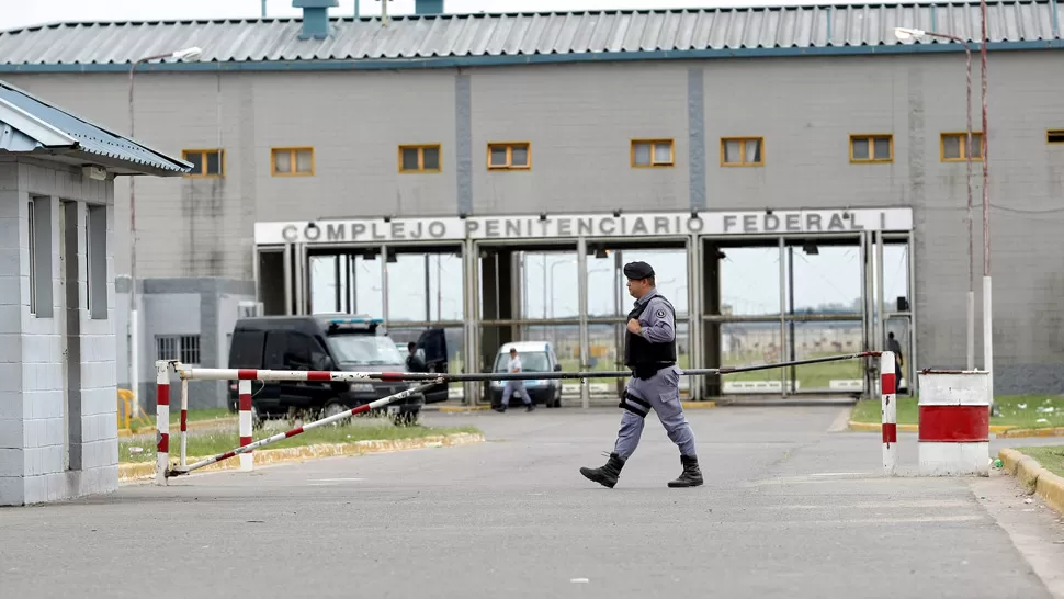 LOS ESPERAN. Los delincuentes quedarán detenidos en Ezeiza. DYN