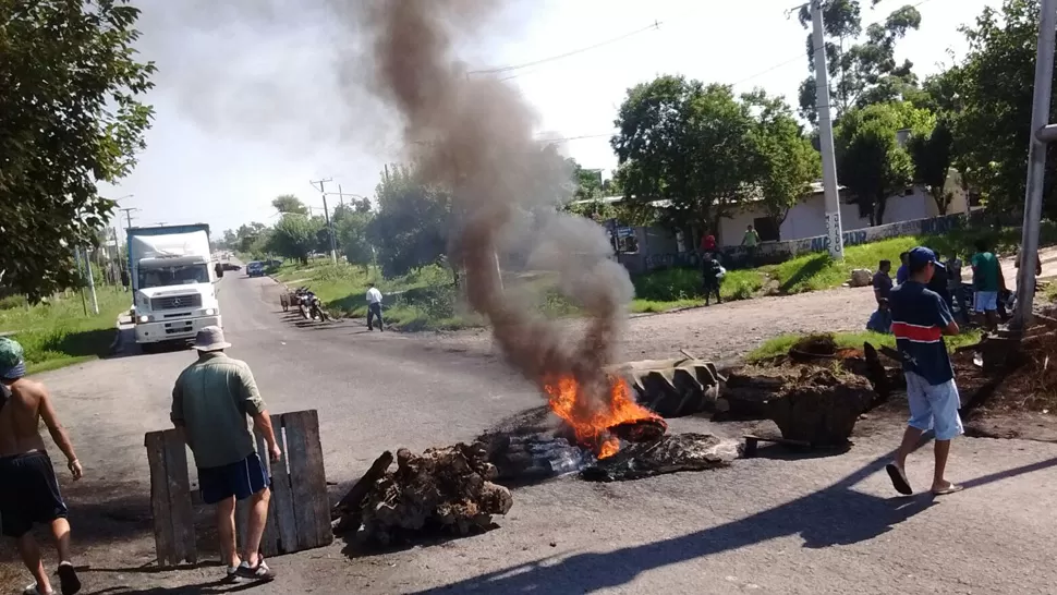 PIQUETE. No se puede circular por Jujuy al 4.800. MARÍA SILVIA GRANARA / LA GACETA