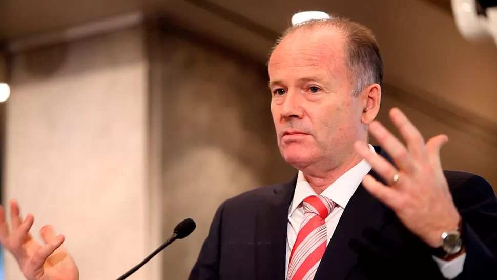 ES UNA INJUSTICIA. El presidente Essendon, Lindsay Tanner, asegura que sus jugadores actuaron de buena fe.
FOTO TOMADA DE RSN.NET.AU