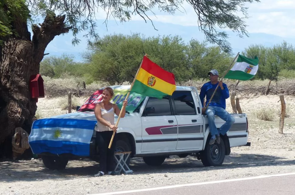 UNIDOS. Jenny y Fabián están casados desde 2012 y además del amor comparten la pasión por el deporte motor. 