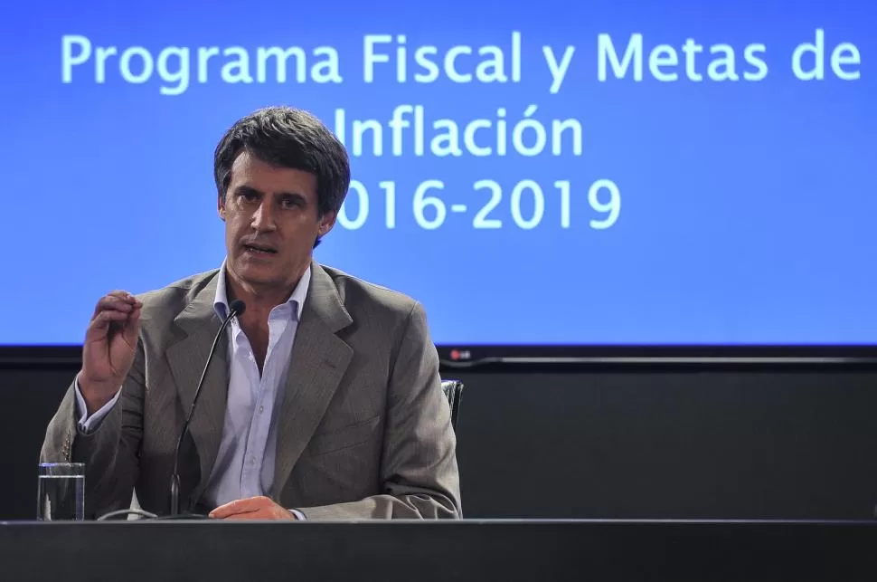 CÁLCULO INFLACIONARIO. El ministro de Hacienda estimó que este año finalizará con un incremento de precios de entre el 20 y el 25 por ciento.  telam