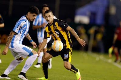 Gustavo Bou se quedará en Racing seis meses más