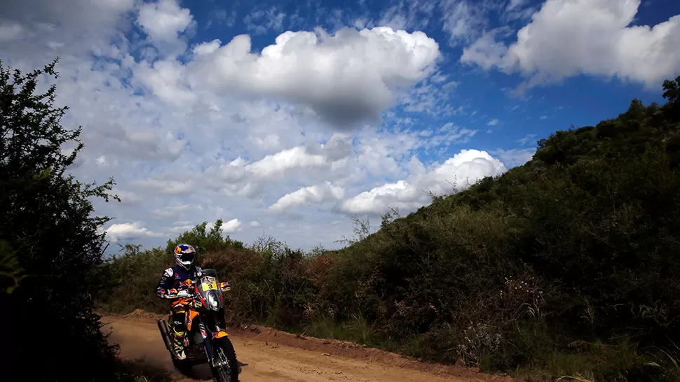 A UN PASO DE LA GLORIA. El australiano Toby Price, líder de la General en motos.
FOTO DE REUTERS