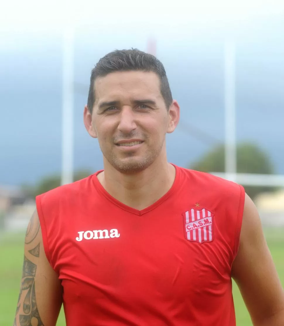 EXPERIENCIA. Alexis Ferrero formó parte de la dupla central en el partido contra los suplentes. Lo acompañó Cajaravilla. la gaceta / foto de antonio ferroni