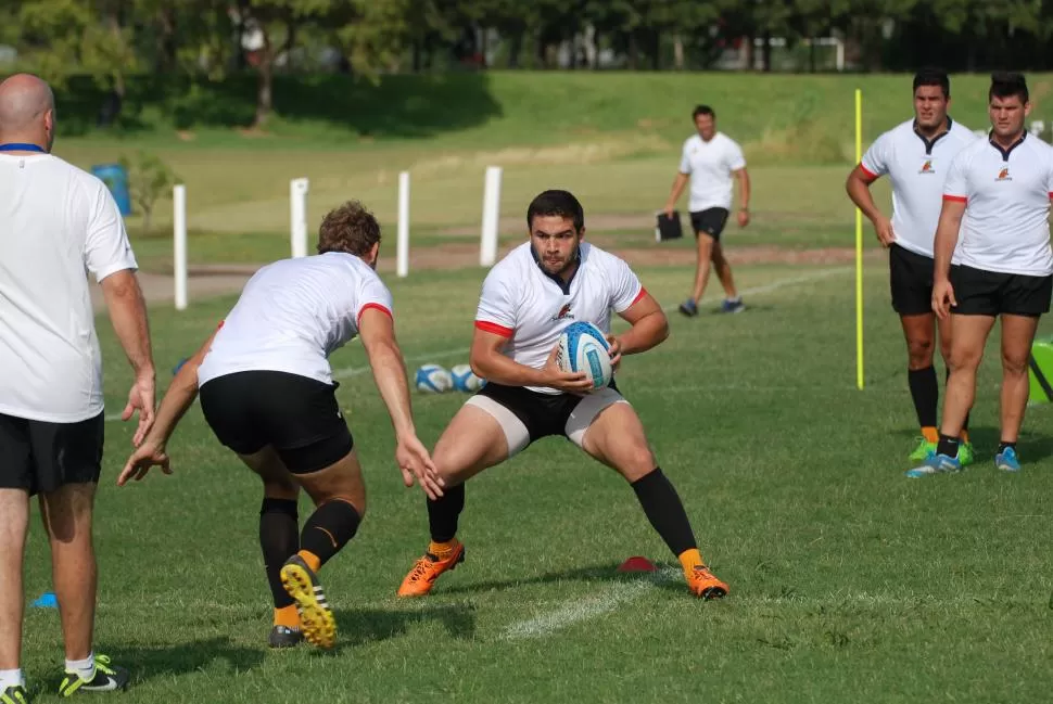 PRETEMPORADA. “Estas semanas han sido muy exigentes desde lo físico; ya vendrá el trabajo técnico”, resumió Lucas.  prensa uar