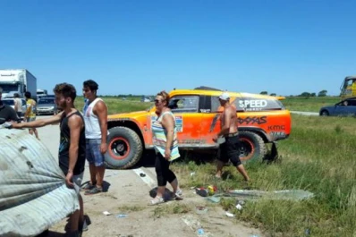 Dakar: accidente y abandono  para el “showman” Gordon