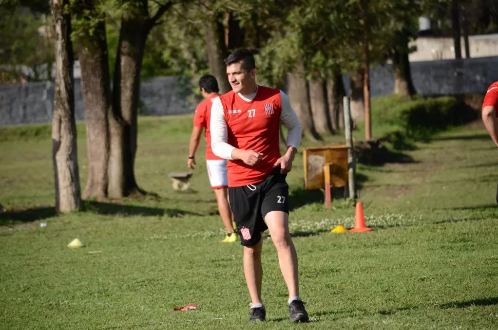 FELIZ. “Maxi” aprovechó el descanso para estar con su familia, en Famaillá. la gaceta / archivo