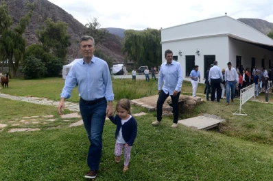 Rechazaron una denuncia contra Macri por el uso de los DNU