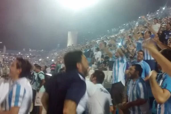 Mirá el recibimiento de los Decanos en el debut de Atlético