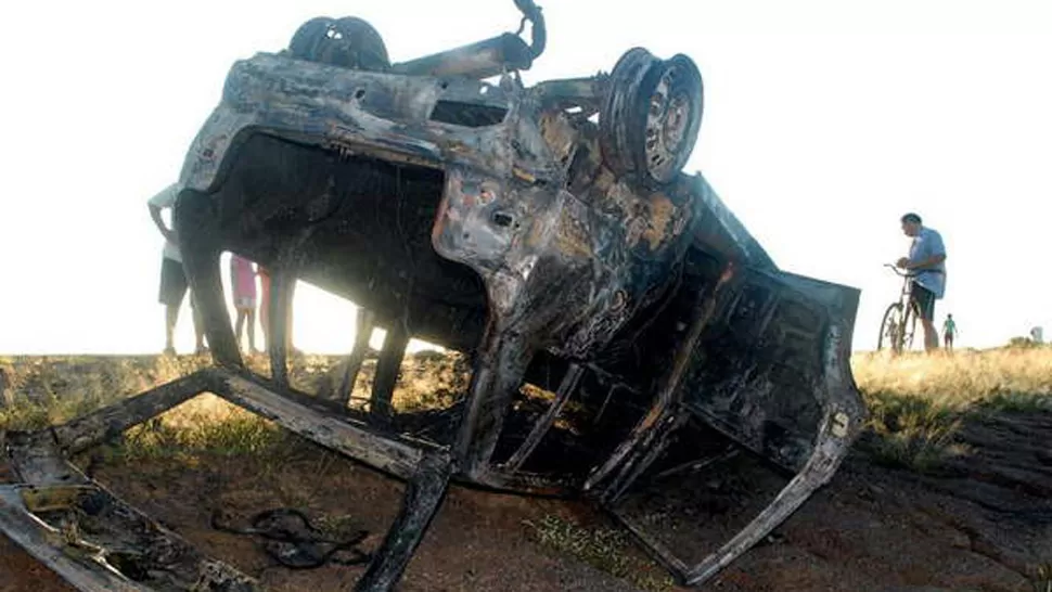 TRAGEDIA. Los niños venían durmiendo cuando se desencadenó el siniestro. FOTO TOMADA DE ELLIBERAL.COM.AR