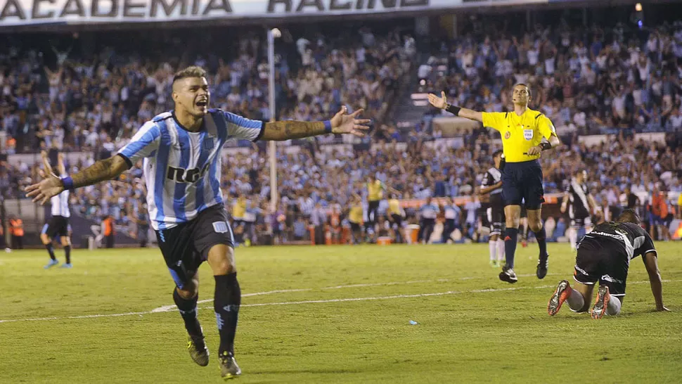 LLENO DE GOL. La Pantera Bou volvió a anotar y le dio otra gran victoria a la Academia. TELAM