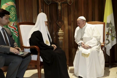 Francisco y Kirill se abrazaron ayer en un encuentro histórico