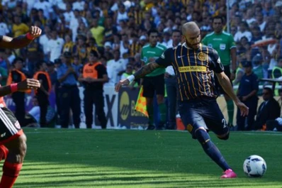 Central estiró su paternidad, venció a Newell's y explotó Arroyito