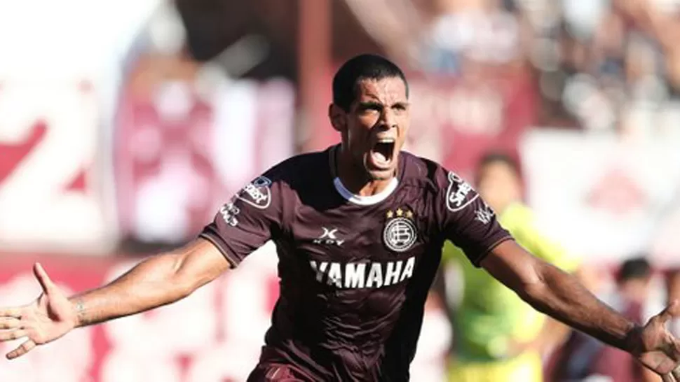 GOLEADOR. Sand marcó los dos de Lanús. (SPORTS CENTER)