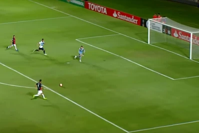 Mirá el increíble gol que falló Cauteruccio