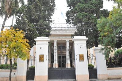 Los aspirantes a ingresar a Medicina deberán rendir examen sí o sí