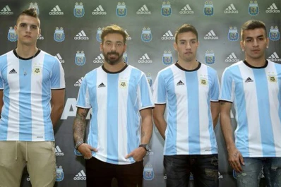 Presentaron la nueva camiseta de la Selección