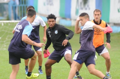 Govea tiene licencia para bailar en Atlético