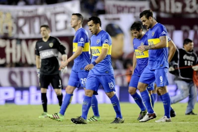 Boca y River deambulan cabizbajos por el torneo local