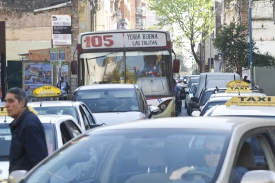 ¿Adiós a los autos? Quieren que haya calles exclusivas para colectivos